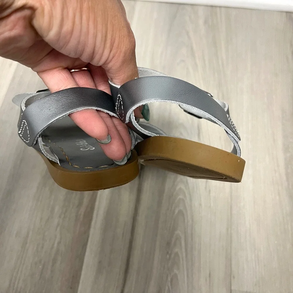 Salt-Water Sandals Girls 1 Silver Leather Buckle Strap